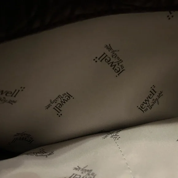 ThirtyOne Shoulder Bag - Picture 3 of 5